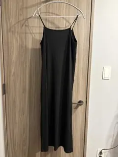 GU キャミソールワンピース 黒