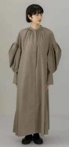 KBF+　ワンピース　カシュークール　スリーブコンシャスワンピース