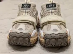 【美品】Off-White 個性的スニーカー EUサイズ37（23.5cm）のサムネイル