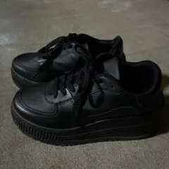 ブラック厚底スニーカー