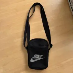 NIKE ナイキ ミニショルダーバッグ サコッシュ ブラック ポーチ