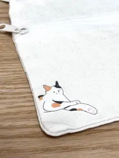 猫イラスト付きホワイトポーチ