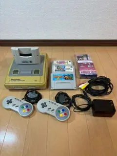 Nintendo スーパーファミコン 本体 コントローラー2個　ソフト付き