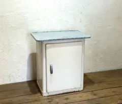 1695 英国ヴィンテージ アイアンキャビネット キッチン 飾り棚
