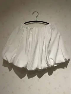 ホワイト バルーンスカート