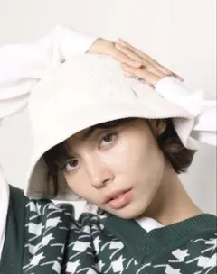 新品未使用　アディダスオリジナルズ　バケットハット　アイボリー　59cmのサムネイル