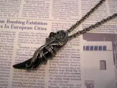 ブラックストーンクローネックレス