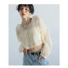 PAGEBOYシャーリング2way ブラウス アイボリー　長袖　薄手　春　秋