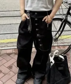 ルーズシルエットアシンメトリーボタンデニムパンツのサムネイル