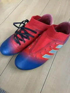 adidas サッカー　スパイク