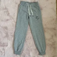 PUMA グレー ジョガーパンツ