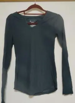 NO BOUNDARIES ダークブルー Vネック Tシャツ XS