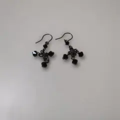 ブラックビーズフープピアス