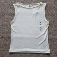 新品未使用 UNIQLO クレープジャージーボートネックTノースリーブMサイズ