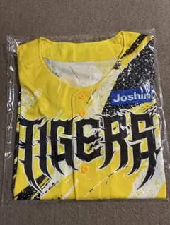 阪神タイガース ／ ユニフォーム Joshin ノベルティ 2026 - メルカリ