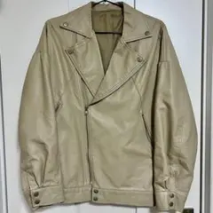 ベージュ レザー風　ダブルライダースジャケット　合成皮革