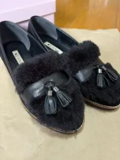 Diana ブラック ファー ローファー