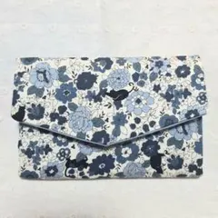 ハンドメイド、猫ちゃん、花柄のじゃばらカードケース、水色