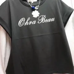 黒地に白ロゴ刺繍 フラワーモチーフ Tシャツサイズ40のサムネイル