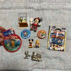 ディズニー　ニモ　ドナルド　汽車　ミニー　デイジー　フィギュア　キーホルダー