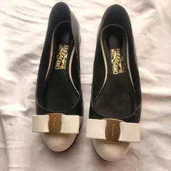 Salvatore Ferragamo ヴァリナ フラットパンプス バイカラーのサムネイル