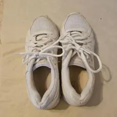 ASICS ホワイト スニーカー
