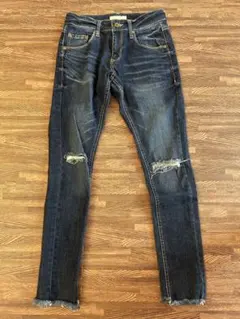 セシルマクビー　スキニーデニム　Mサイズ