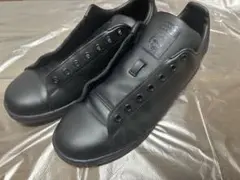 adidas スニーカー