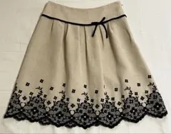 M'S GRACY フレアスカート 38 ベージュ 刺繍のサムネイル
