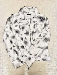 【美品】EMODA 花柄ジップアップ ライダース風ジャケットのサムネイル
