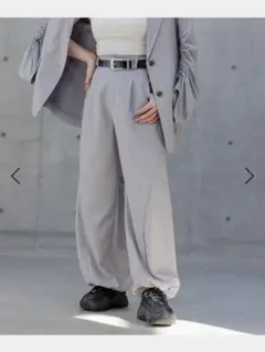 ドロストパイピングパンツ　グレージュ　ページボーイ