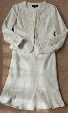 クードシャンス　スカートスーツ