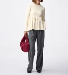 未着用　GUジーユー　ペプラムニットプルオーバー　オフホワイト