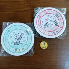 くら寿司 スヌーピー プレート 2枚 缶バッジ セット　お皿のサムネイル