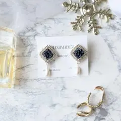 ビーズ刺繍ピアス　アンティーク風　パール