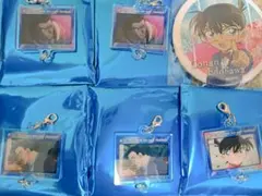 名探偵コナン 隻眼の残像 場面写 つながるアクリルチャーム 　キラキラ缶バッジ