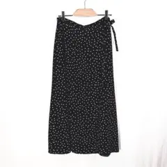 GU ジーユー　ドット柄フレアロングスカート