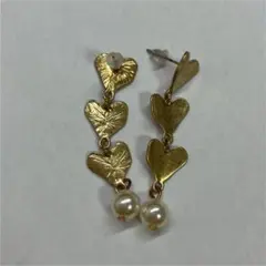 3連ハートパールピアス