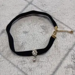 ベルベット チョーカー パール クリスタル？