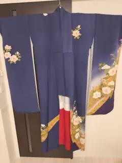 訳ありの為お安く！振袖 紺色 花柄