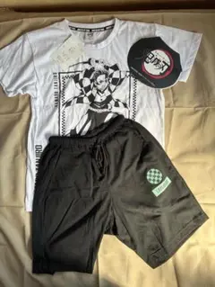 鬼滅の刃　炭治郎　ホワイトTシャツとブラックショートパンツセット