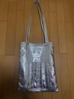 UN3D メタリックシルバー トートバッグのサムネイル