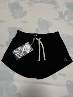 Reebok ブラック ショートパンツ 未使用