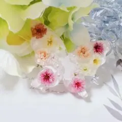 No.16【蝶々　可愛いお花デザイン　ヘアゴム　ハンドメイドレジン】