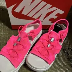 NIKE エアマックスココ　ハイパーピンク