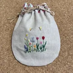 花畑　刺繍入　巾着ポーチ　ハンドメイド