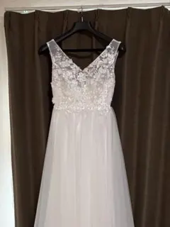 ウェディングドレス【新品未使用】7号AラインVネックチュール前撮り二次会