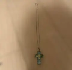 青と金のクロス型ネックレス
