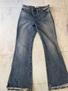 Ungrid フレアデニム・フリンジ仕上げ・ライトブルー