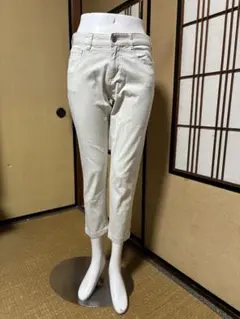 ホワイト ストレートデニム クロップド丈のサムネイル